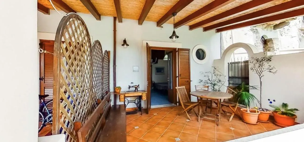 Bed & Breakfast Casa Vacanza Artemis Città di Lipari Italia